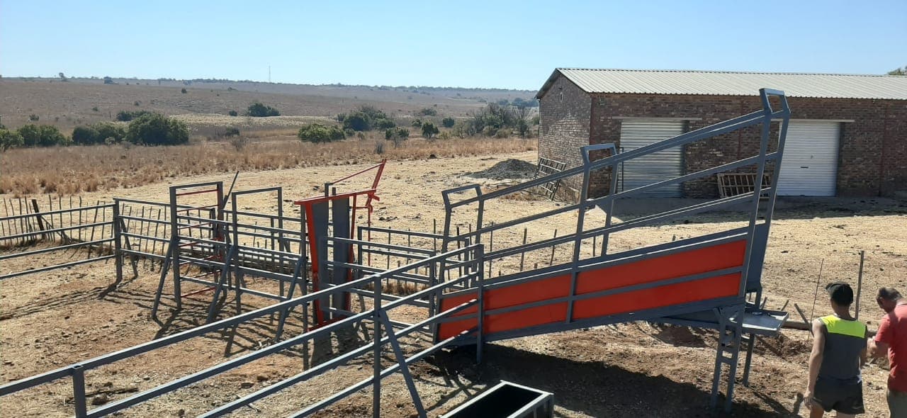 Cattle kraal sides