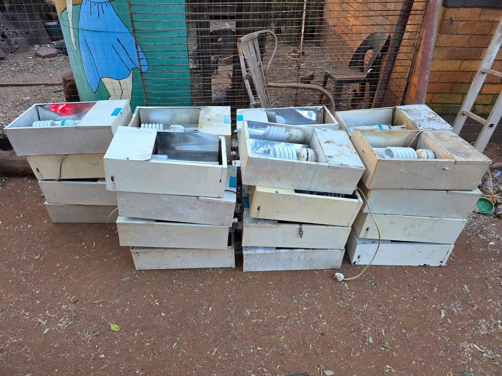 28 specialized rectangular lighting fixture