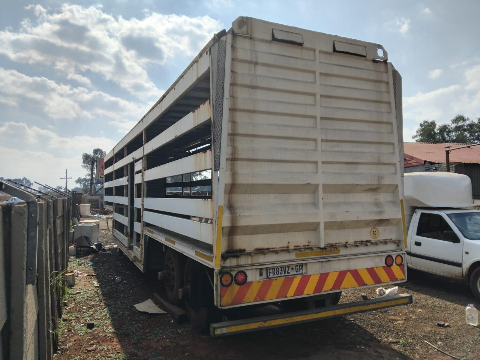Henred Fruehauf Belly Trailer