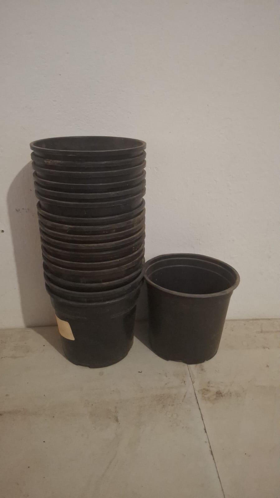 85x mixed sizes pot planters