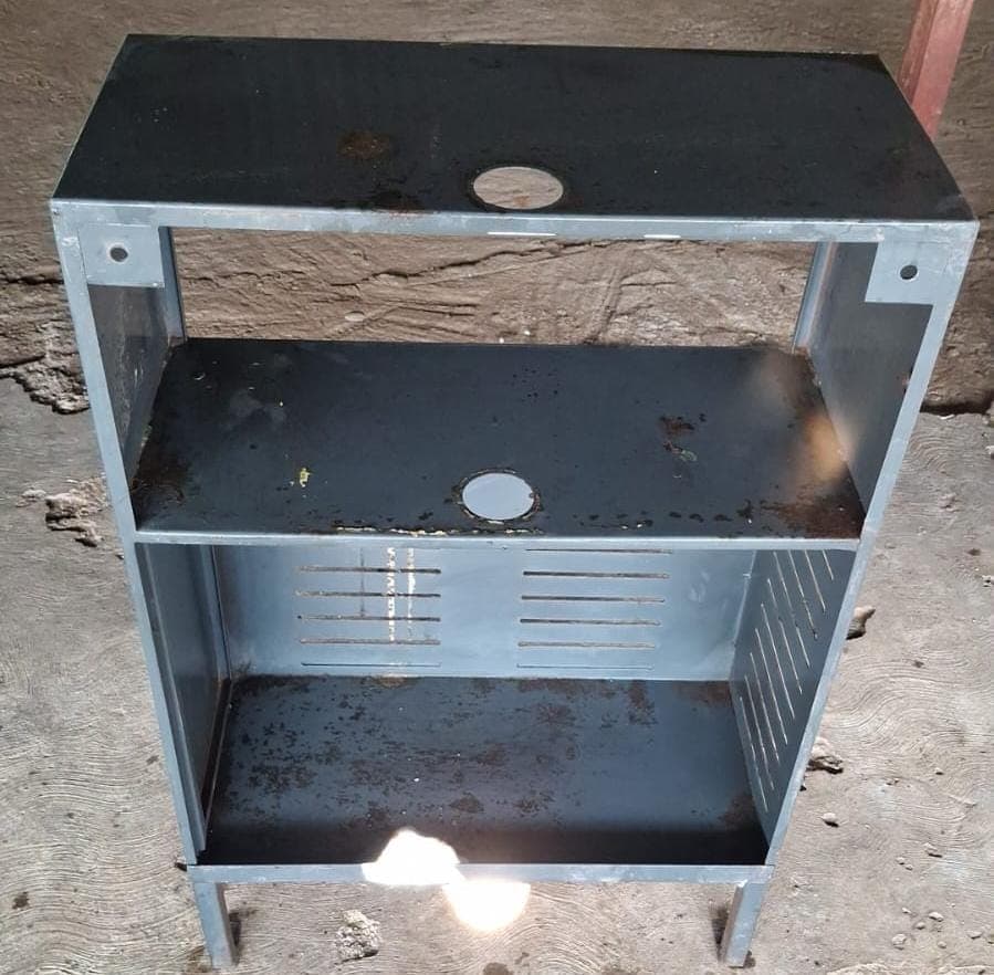 Metal wall mounted lockable shelve