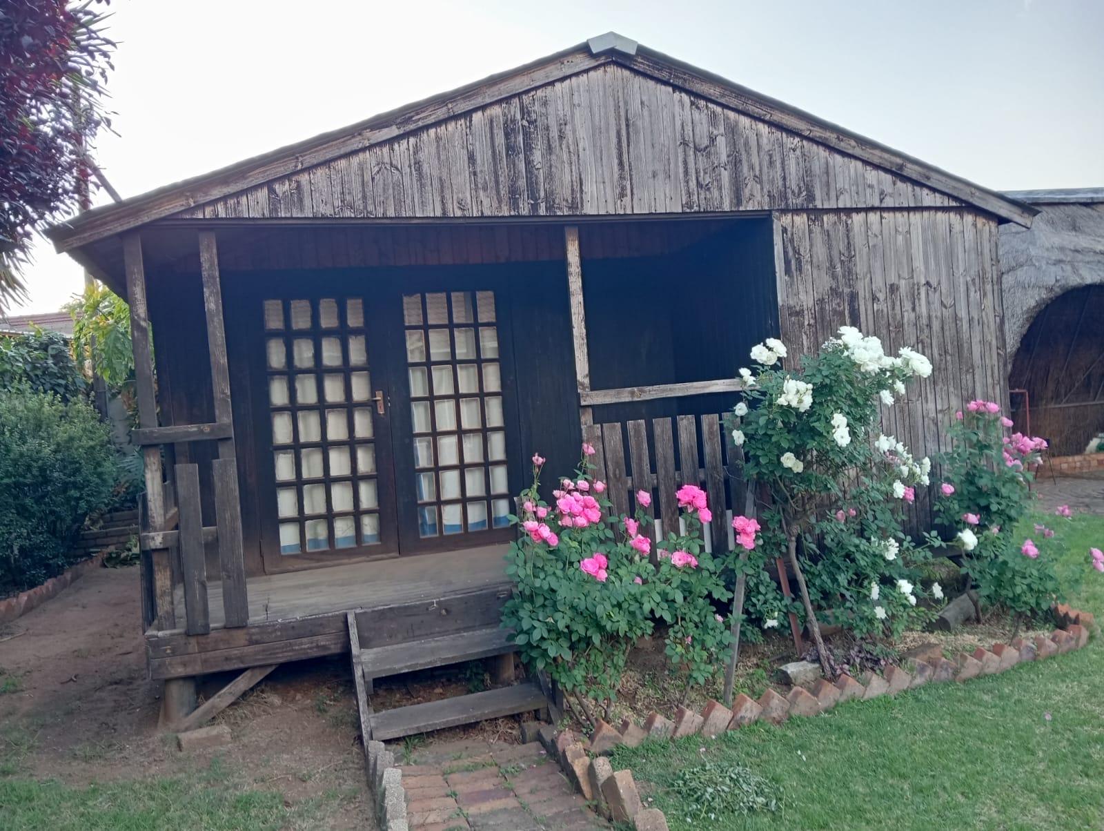 Log cabin