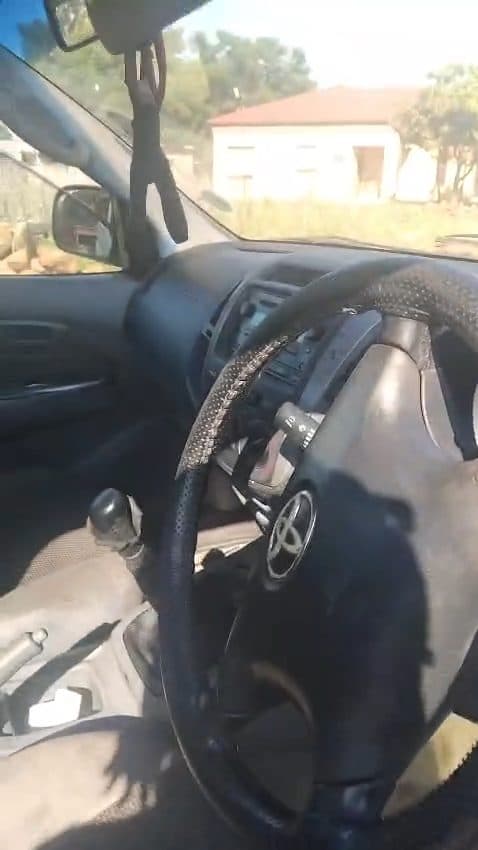 Video preview for Toyota hilux