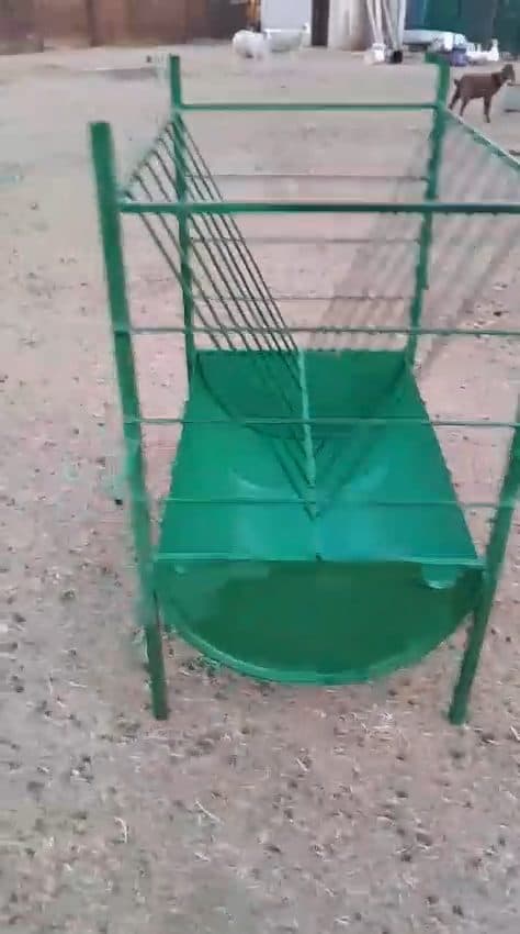 Video preview for Grass feeder